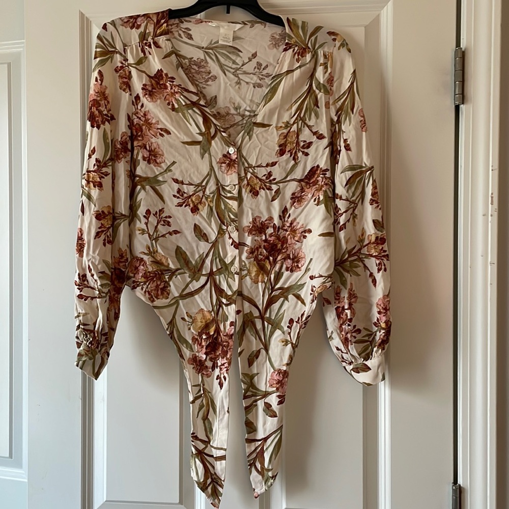 H&M long sleeve, vneck top